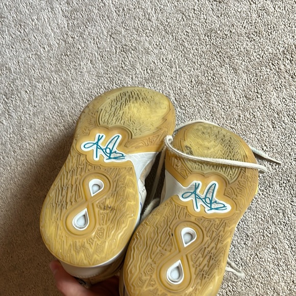 Kyrie infinity US MENS 9.5 - Picture 4 of 4